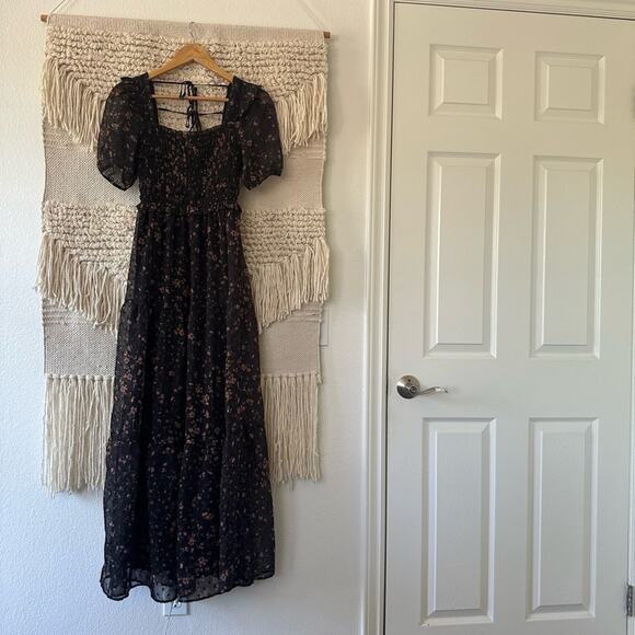 Slate & Willow Puff Sleeve Smocked Dress - Picture 1 of 9